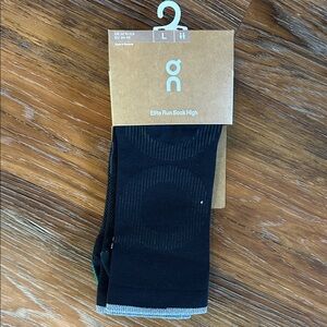 On Running Elite Run Sock High - Black with Green toes NWT in Men’s sz LARGE